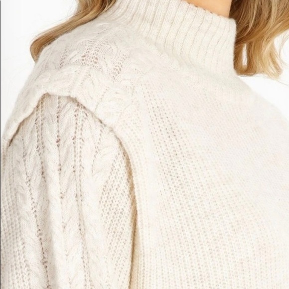 NWT! 🤍 Cable Knit Detail Sweater - Picture 9 of 10